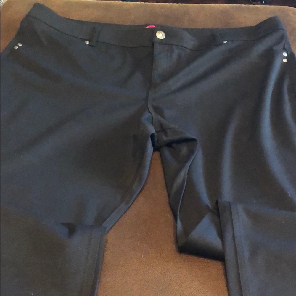 So comfortable! Dress pants size 4!  ***LIkE NeW**